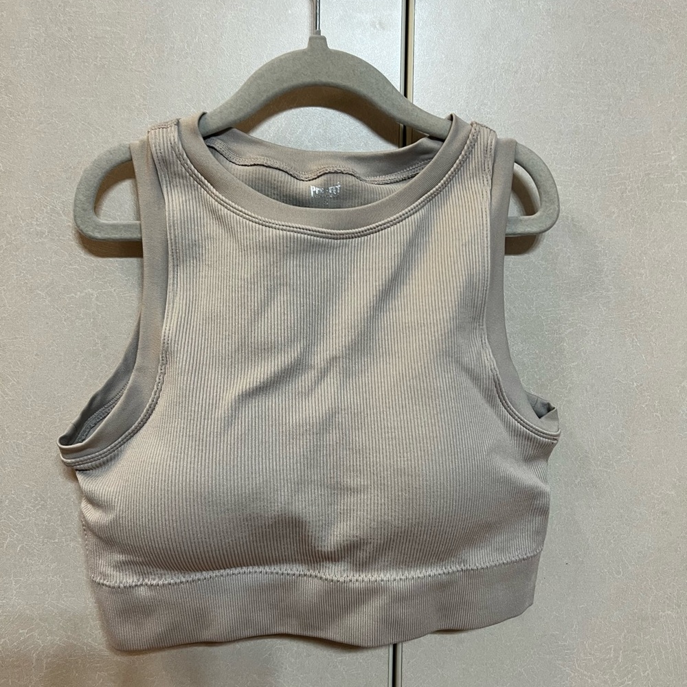 Pro-Fit Seamless Ribbed Padded Crop Top
